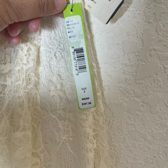 Alice + Olivia NWT Hi Lo Lace Midi Skirt Size 2 Ivory Sheer Lined - Picture 10 of 16